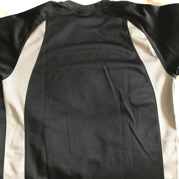 Nike workout shirt - Picture 3 of 3